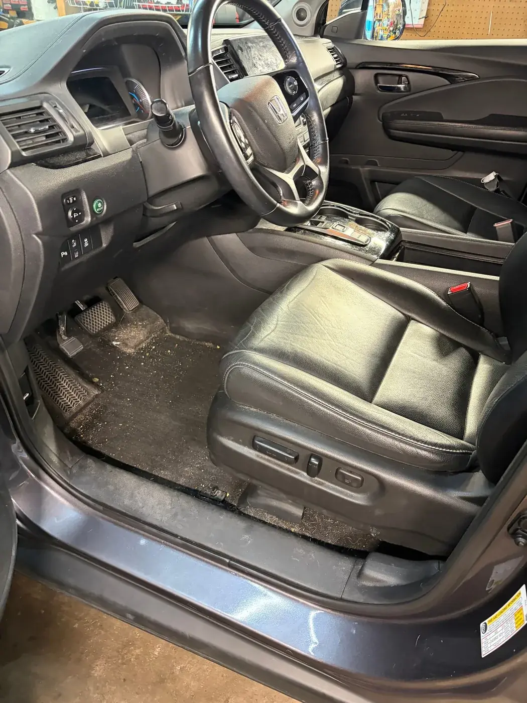 Honda Pilot cabin, before and after, before