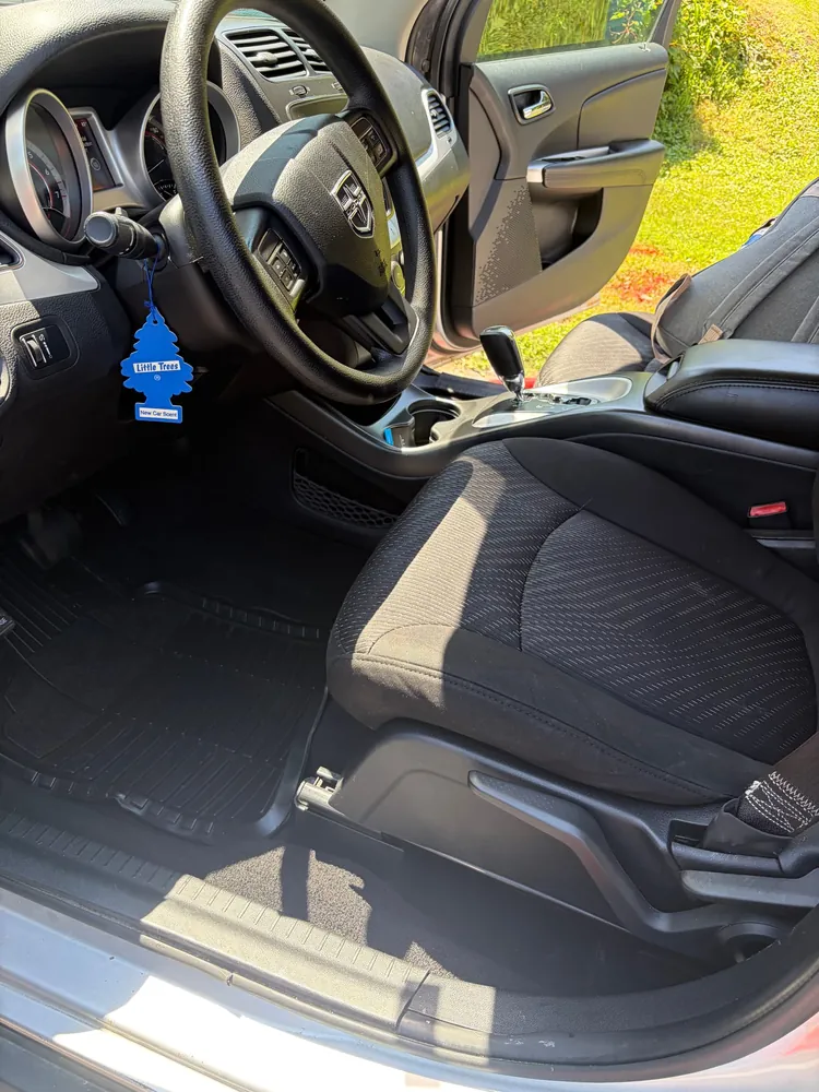 Dodge Journey, front cabin